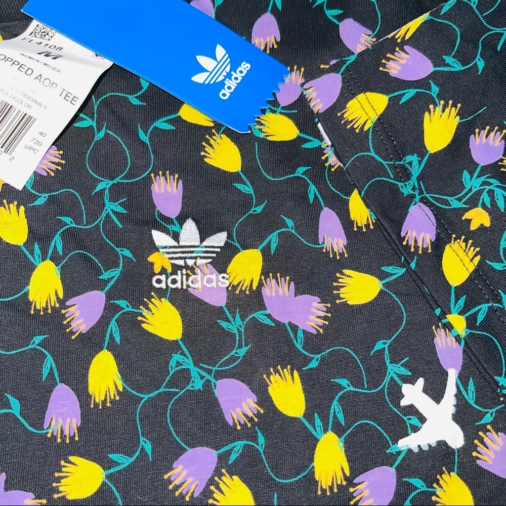 Adidas | Womens Adidas Set Cropped T-shirt/ shorts - Picture 9 of 13